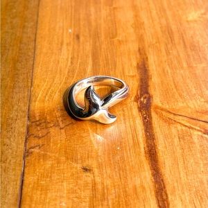 Na Hoku Wayland Whale Tail White Gold 14k ring